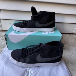 Nike SB Blazer Court Mid Premium Size: 8