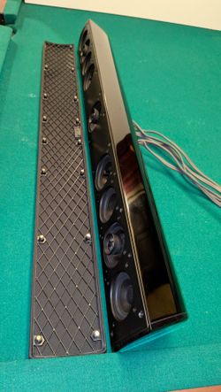 Definitive Technology Mythos SSA-42 5.0 Passive Soundbar w/ Mount AudioQuest X2