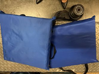 Boat cushion throwable