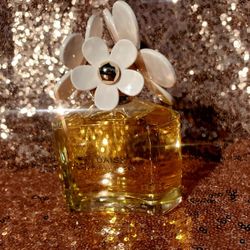 Marc Jacobs Daisy Perfume 🌻