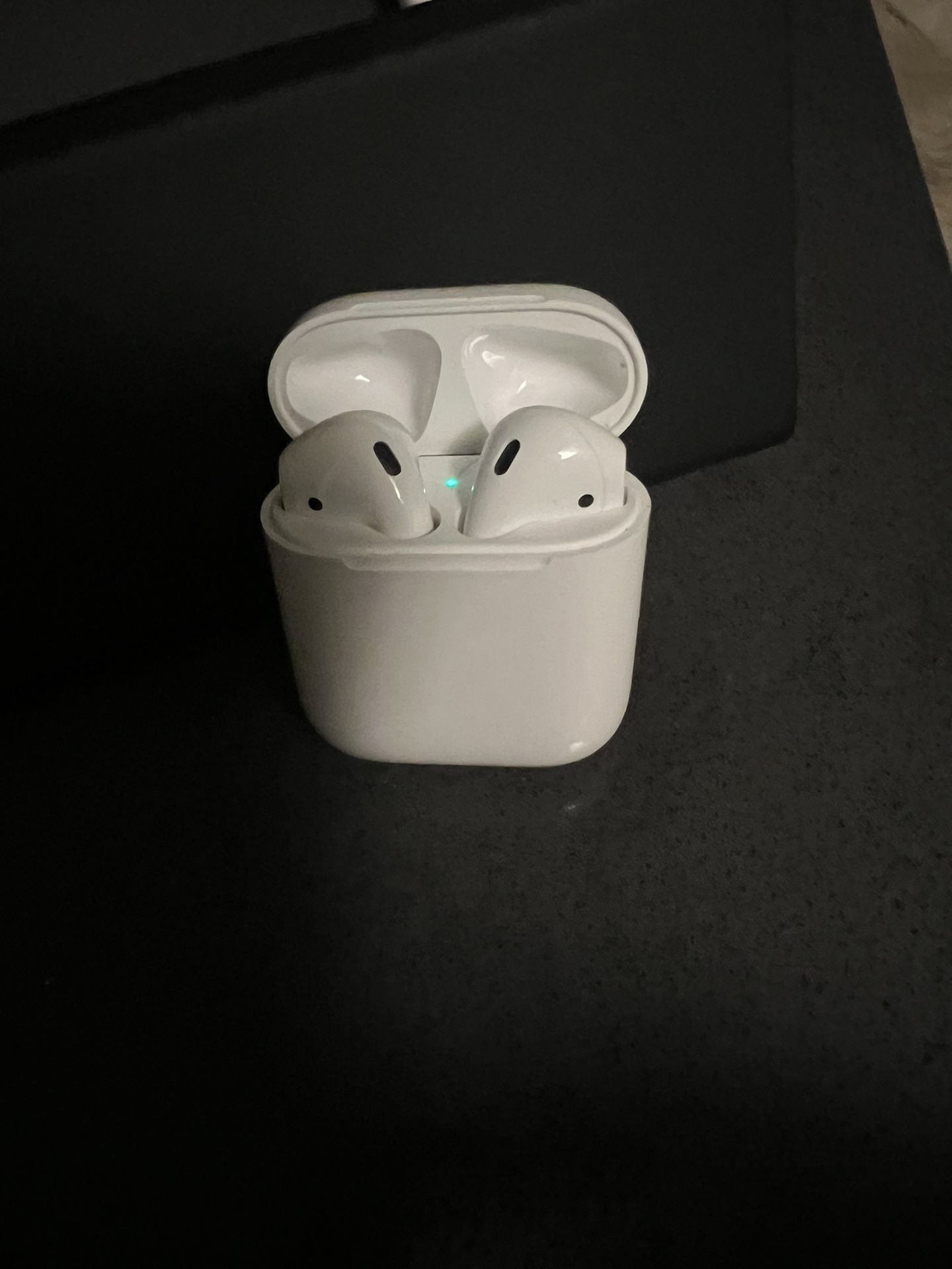 Apple AirPods 