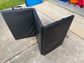 Black Tri-Fold Exercise / Gym Mat