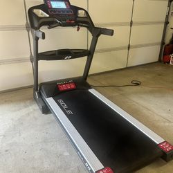 Sole F80 Folding Treadmill Like New