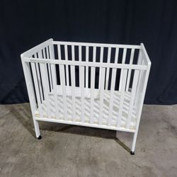Portable Folding Crib with Mattress