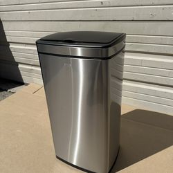 Brand New GNF 7 Gallon / 25 L Automatic Touchless Motion Sensor Stainless Steel Trash Can
