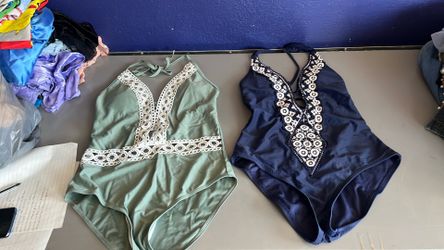 (3) Bathing suits