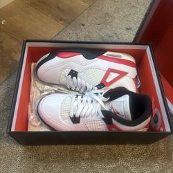 Air Jordan 4 “Fire Red” (2020) – Size 7Y (Women’s 8.5)