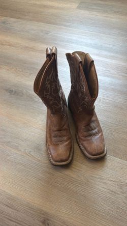 Boots size 7