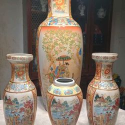 Chinese Vases set of 4