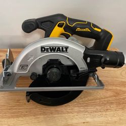 6 1/2” Circular Saw 20V BRUSHLESS  Model DCS566