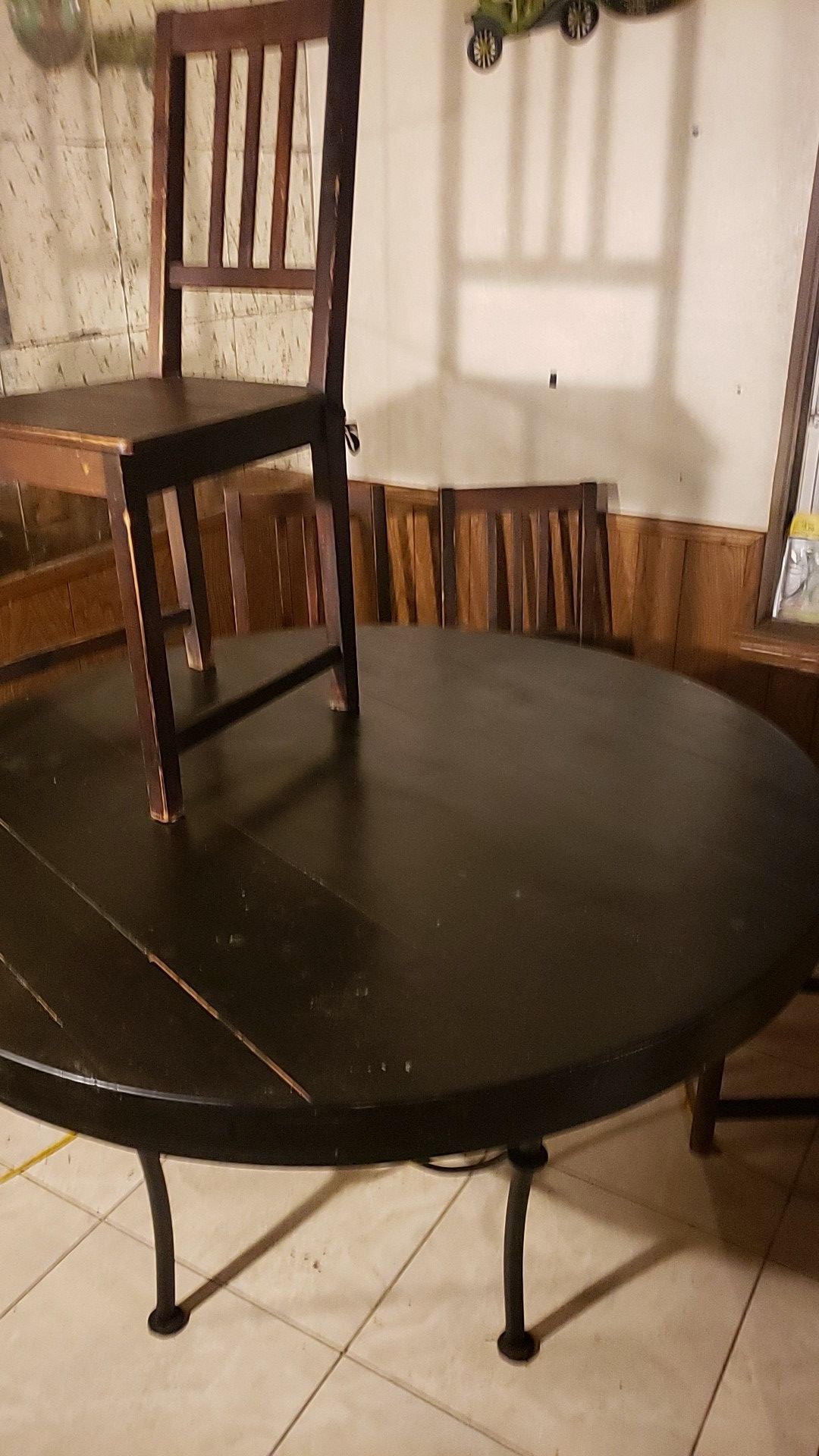 Sturdy kitchen table and 4 chairs