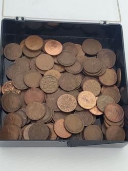 Lot of 135 Canadian Small Cents Maple Leaf Pennies