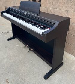 Kawai CN290 Digital Piano. It is an 88-key