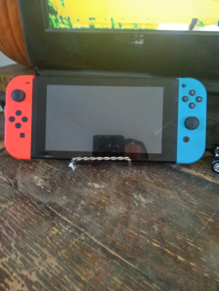 Nintendo Switch With 4 Controllers.
