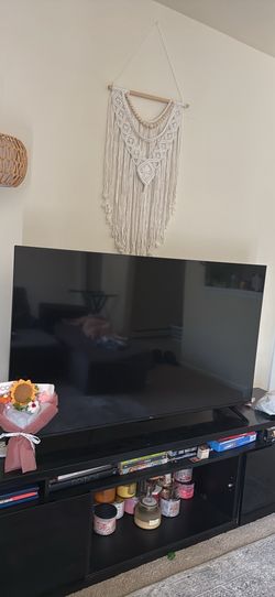 55” Roku tv comes with remote
