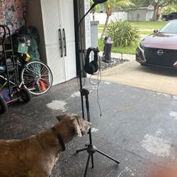 Samson Stands Boom Mic Tripod + Headphones Microphone Adjustable Height Tilt Pop Filter 