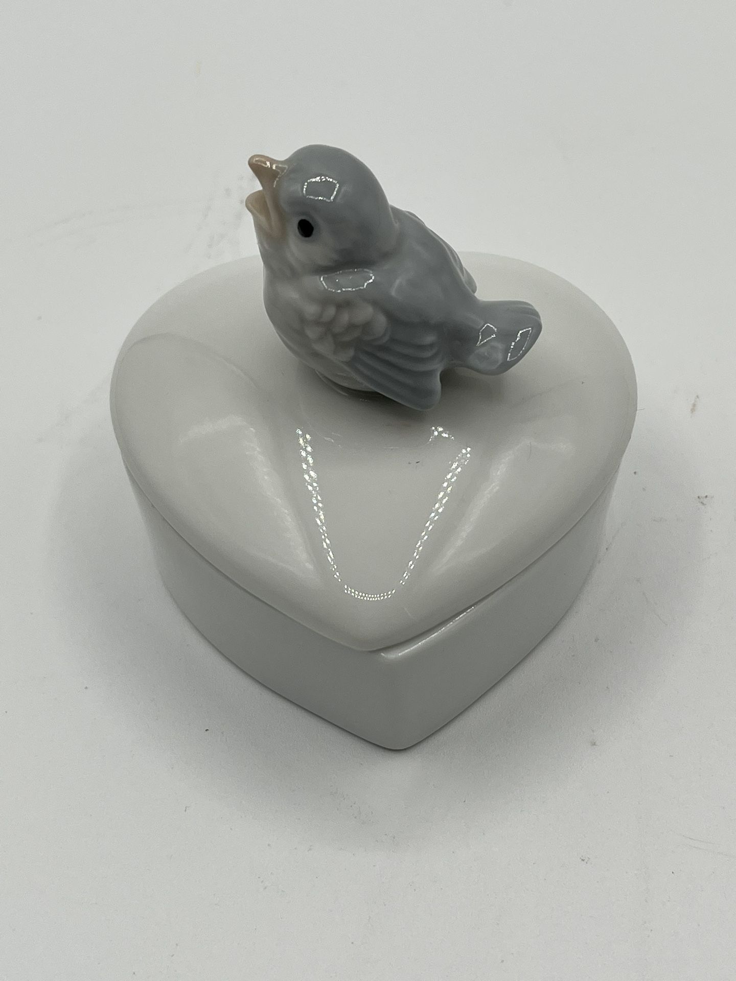 Vintage Otagiri Porcelain Heart Trinket Box Small Gray Bird On Lid Japan