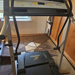 Treadmill In Great Condition. Has ten Speeds.
