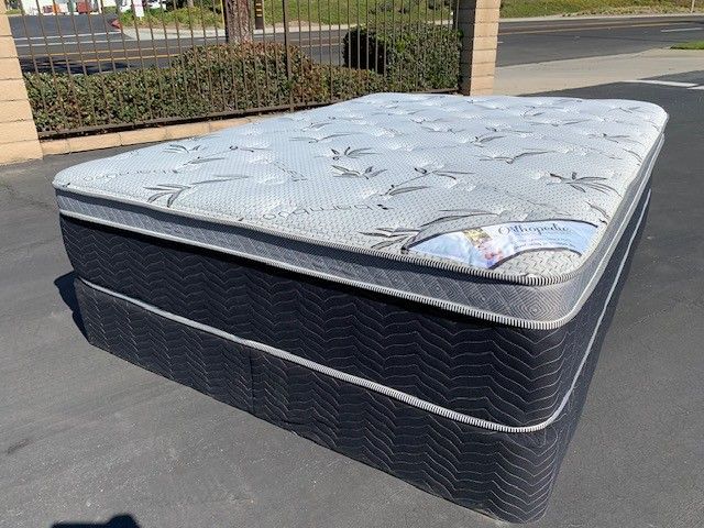 King Orthopedic Bamboo Pillow Top!•••