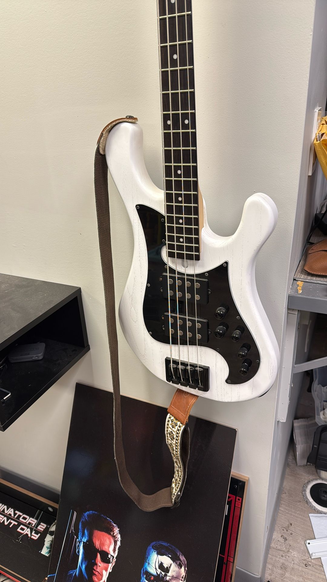 Dean Hillsboro Eric Bass White Bass Guitar 