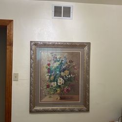 BEAUTIFULLY FRAMED FLORAL PICTURE— Like New 