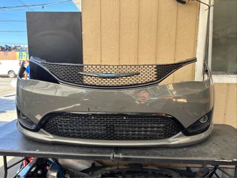 2017 2018 2019 2020 2021 2022 CHRYSLER PACIFICA FRONT BUMPER COVER OEM USED