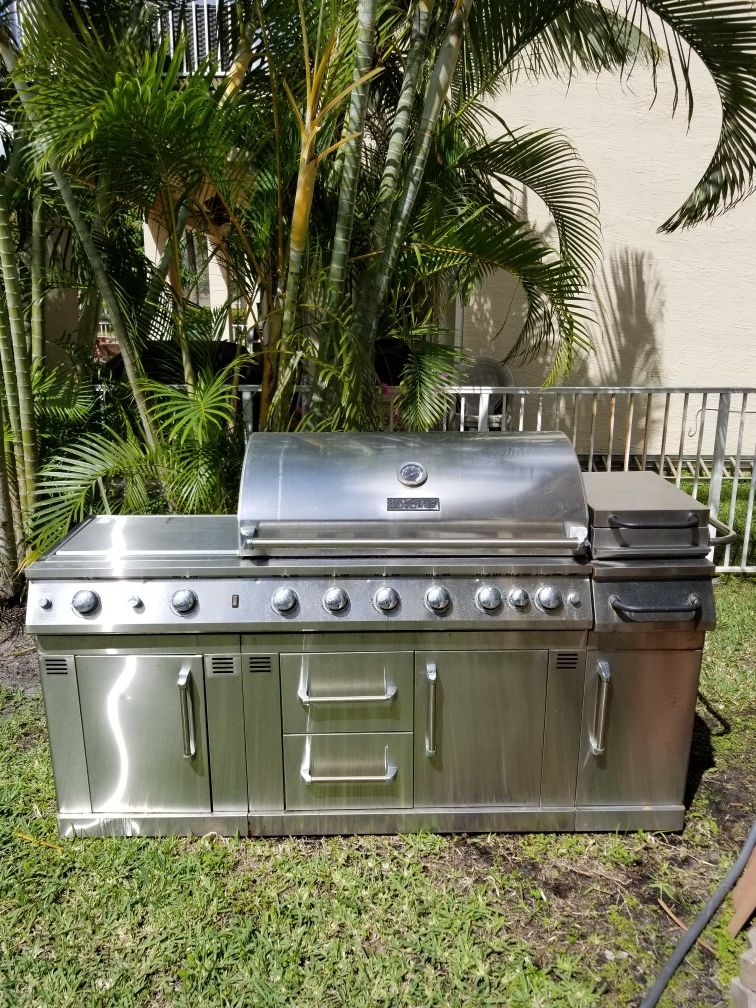 Master Forge 6-Burner Gas Grill