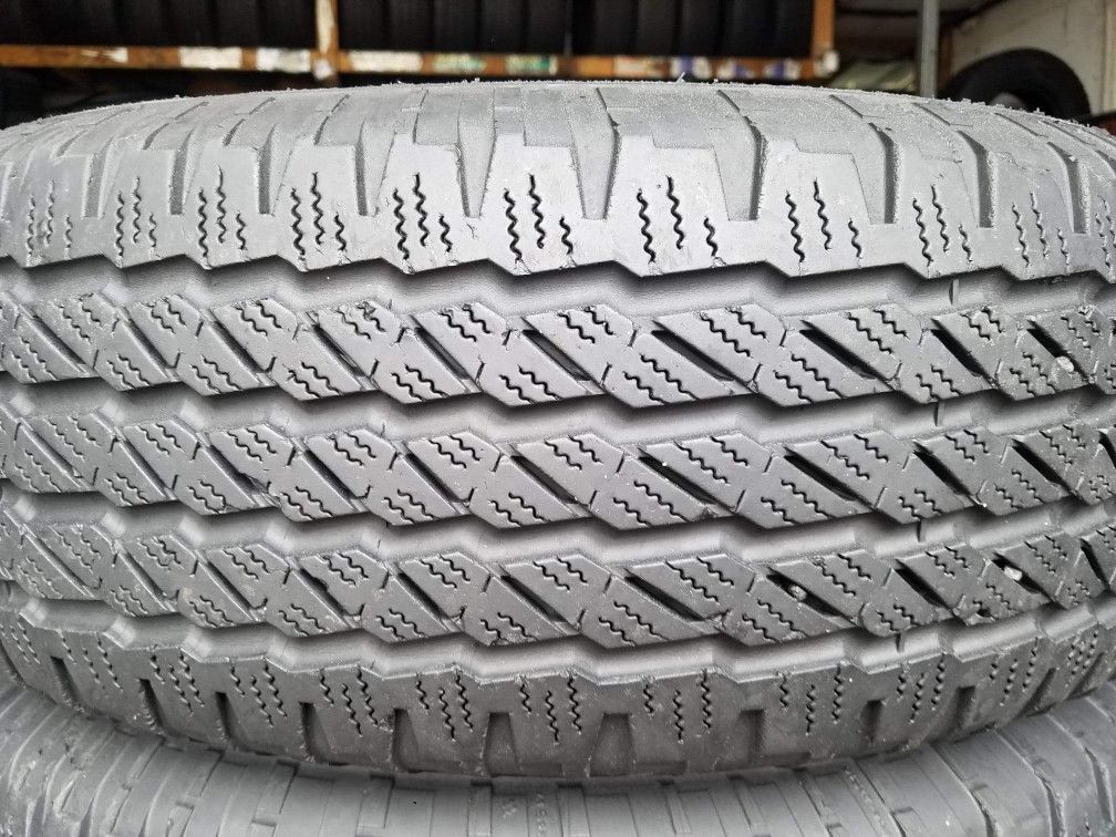 235 70 16 SET OF 4 MICHELIN CROSS TERRAIN TIRES IN GREAT CONDITIONS WITH 75 TREAD LIFE