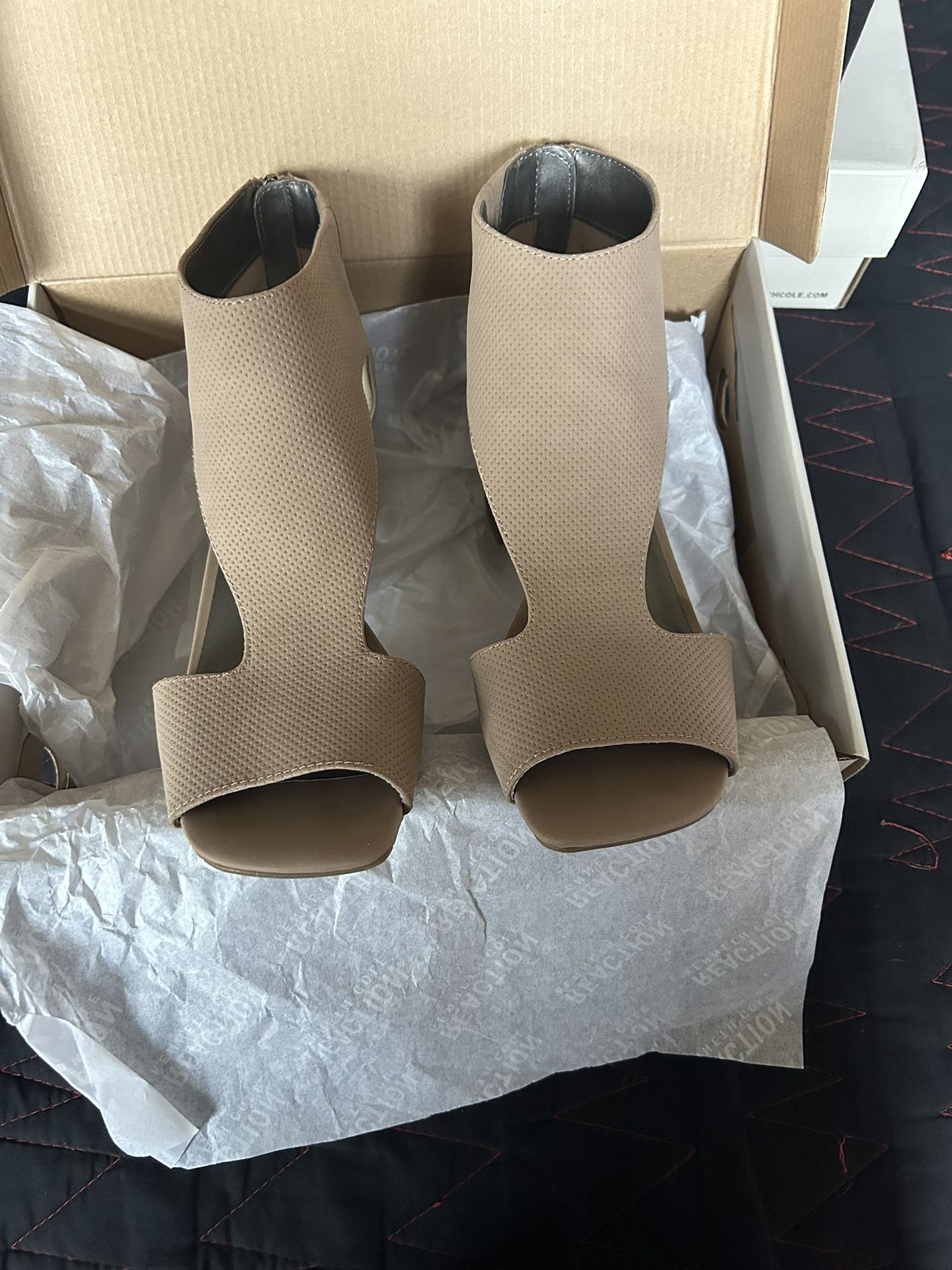 Kenneth Cole Reaction Dress Sandals