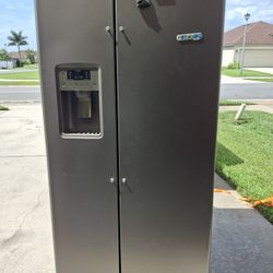 (It's Available In Sanford) GE Refrigerator/Freezer No Handles 