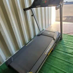 Golds gym trainer 420 treadmill sale
