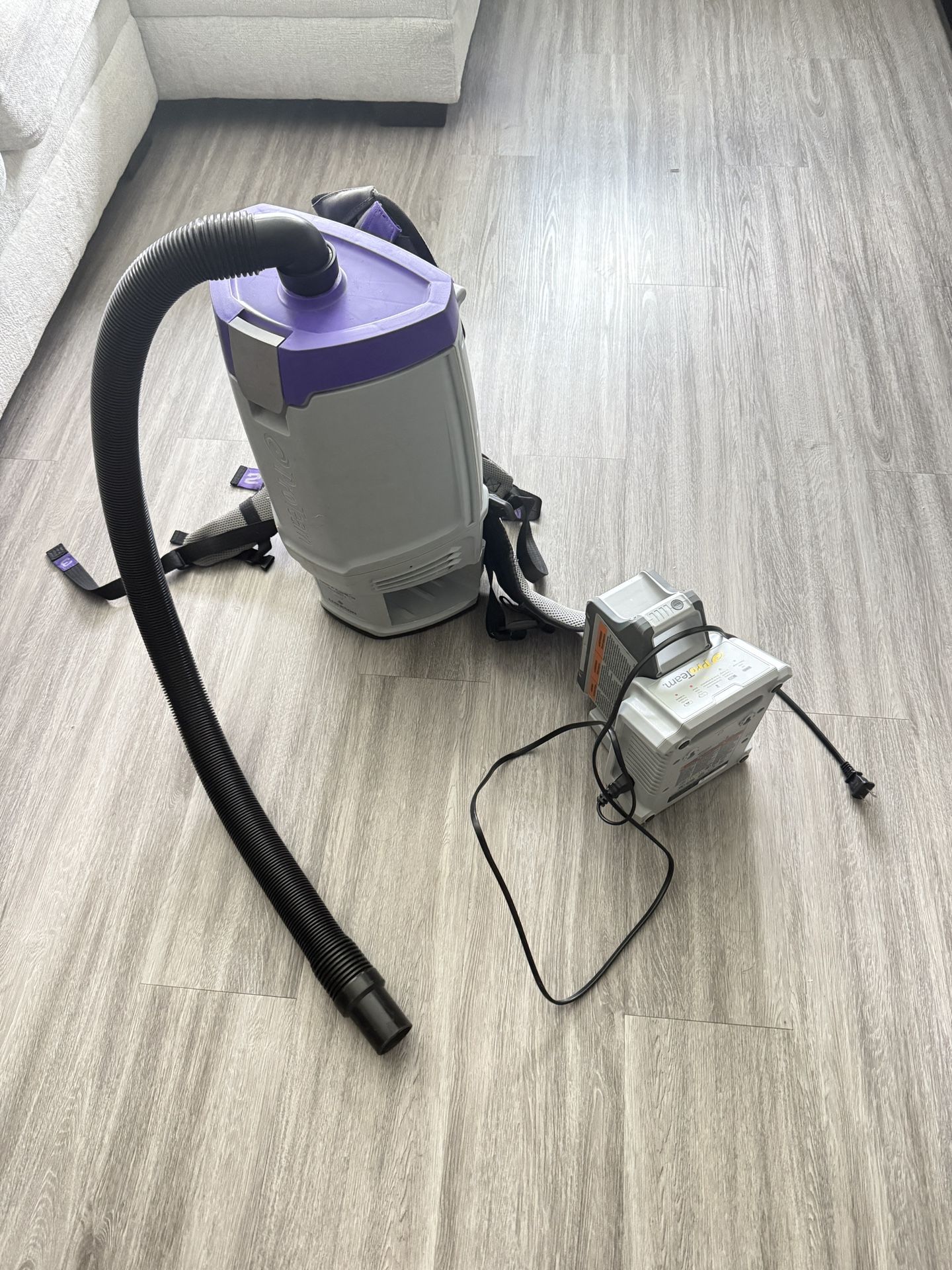 Cordless Industrial Vacuum
