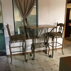 Cafe Table And Chairs