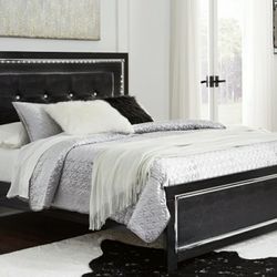 Kaydell Black LED Queen Panel Bed

