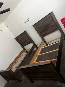 Set of twin beds