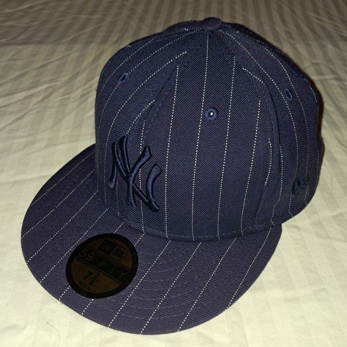 7-3/8 Fitted New York Yankees Pinstripe Navy New Era Ballcap Hat