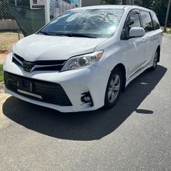2018 Toyota Sienna