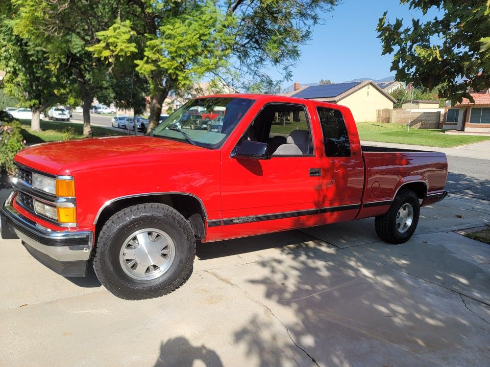 1998 Chevy Silverado OBS C-1500 Low Miles 