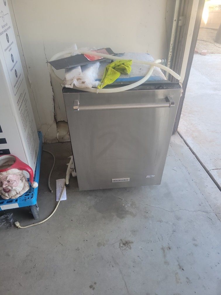 Dishwasher 