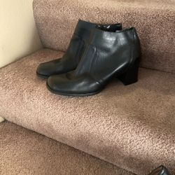 Women’s Black Ankle Boots 11W