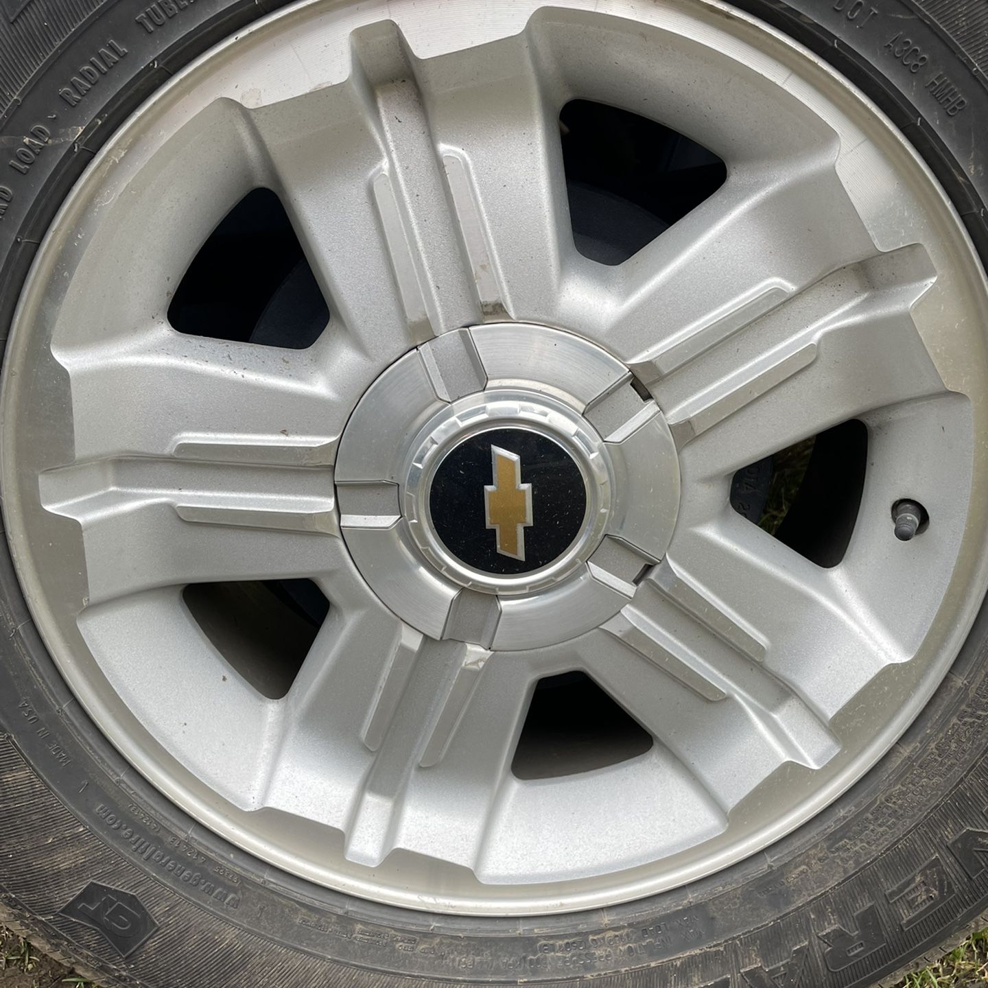 18”x8” Chevy Silverado Alloy Rim for Sale in Monroe, WA - OfferUp