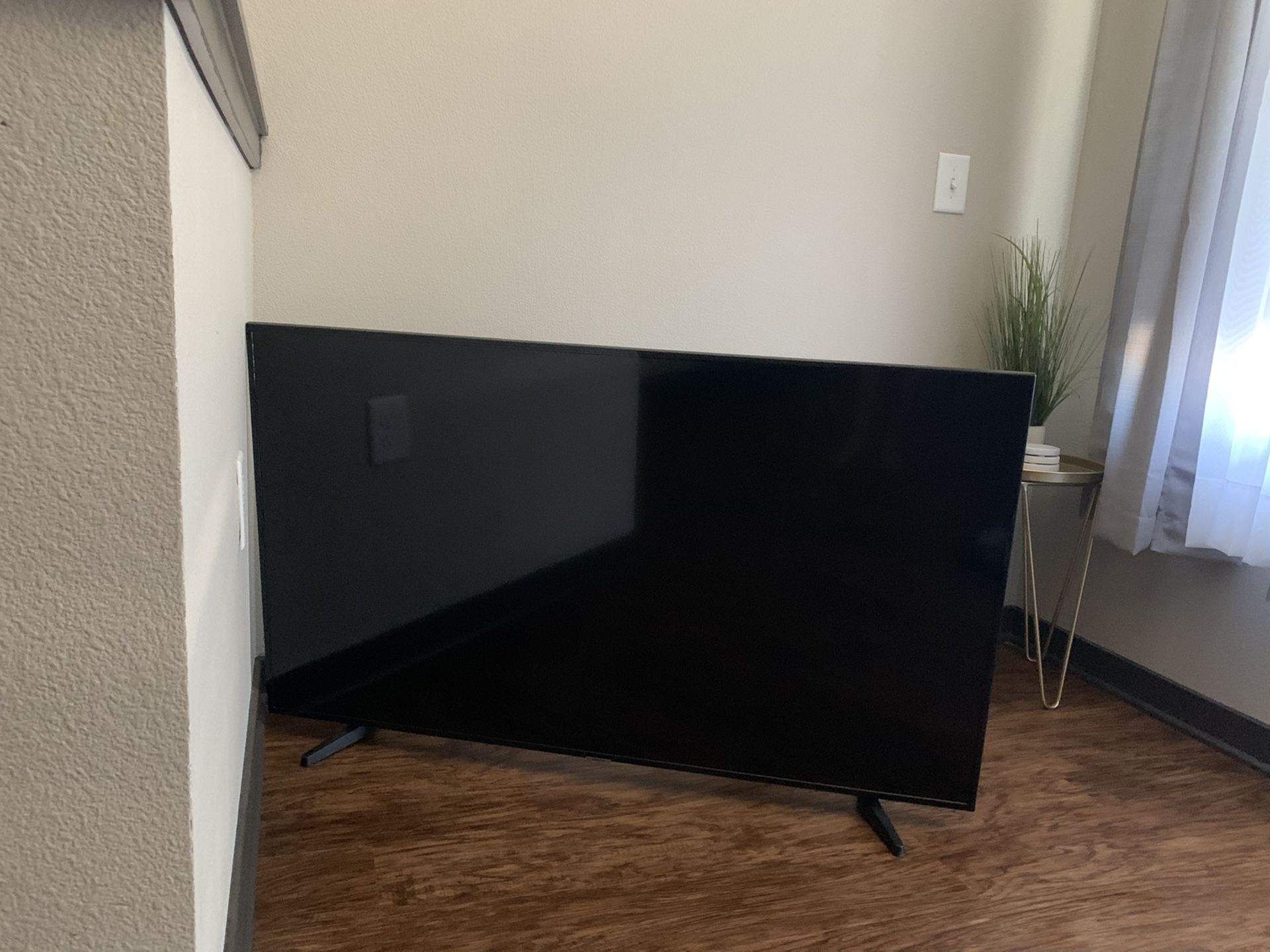 55 inch Samsung 6 series smart television. Price is negotiable