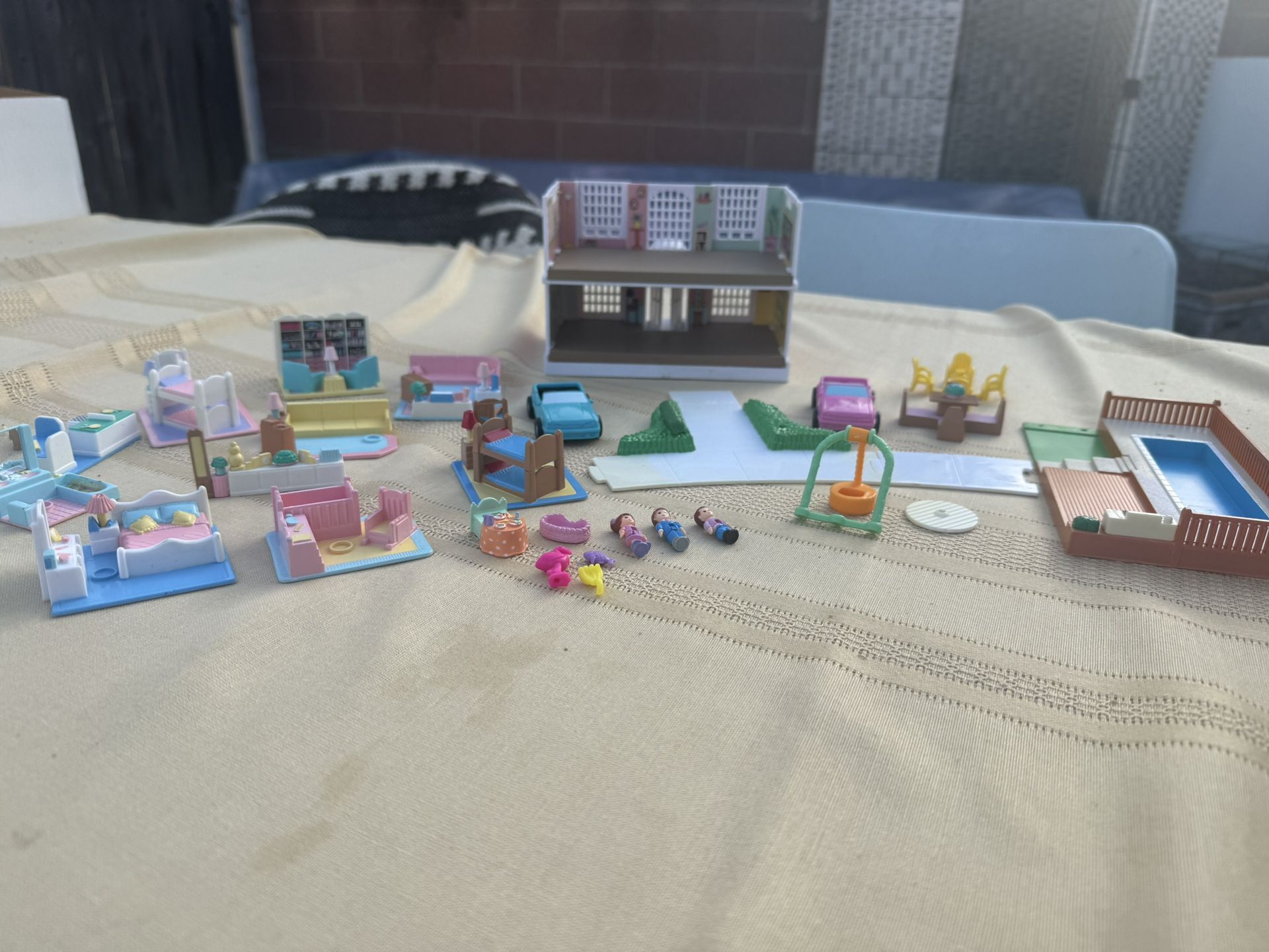 1994?Polly Pocket Dream House
