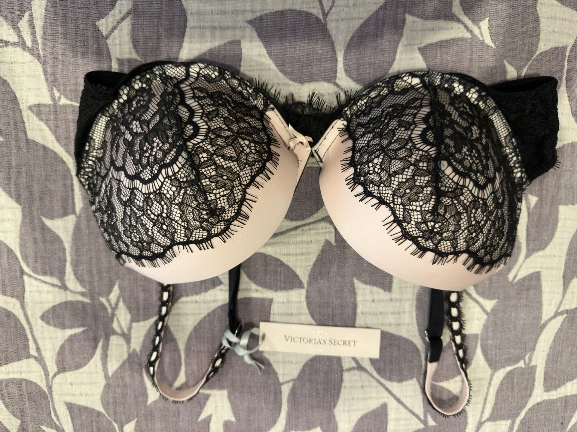 Victoria's Secret Dream Angels Full Coverage No Wire Lace Bra, Pink Berry  38D for Sale in San Juan Capistrano, CA - OfferUp