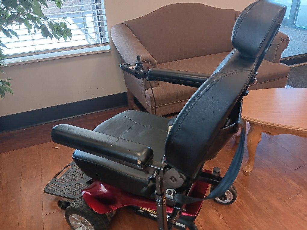 2020 USED JAZZY ELECTRIC CHAIR