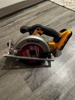 DeWalt Circular Saw