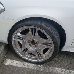 22 Inch Rims With %80 Tread 