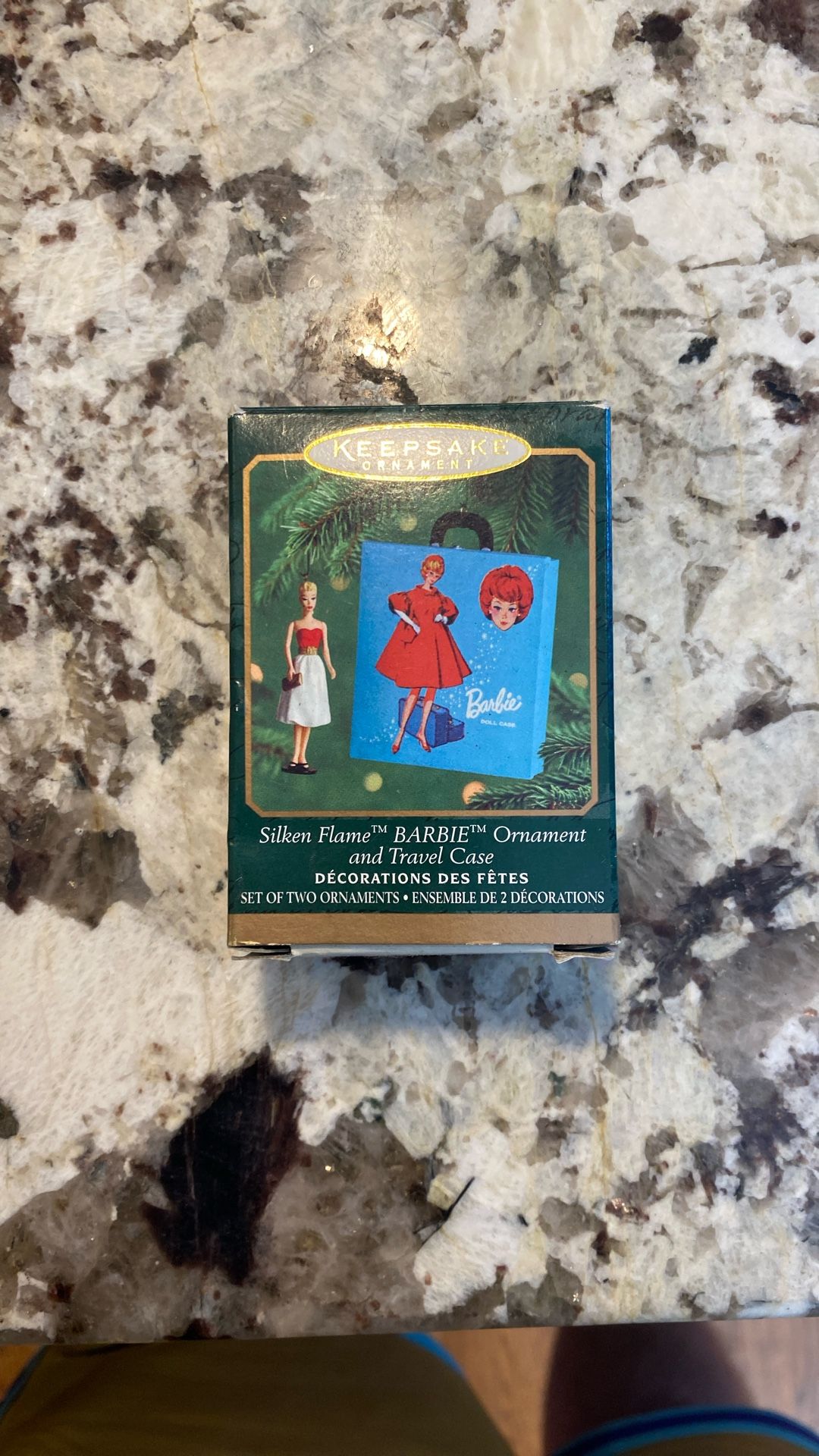 KEEPSAKE ORNAMENT BARBIE ORNAMENT AND TRAVEL CASE