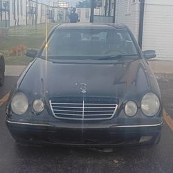 mercedes E323