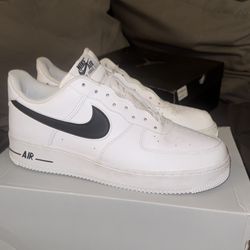 Nike Air Force 1 Low – Size 10.5